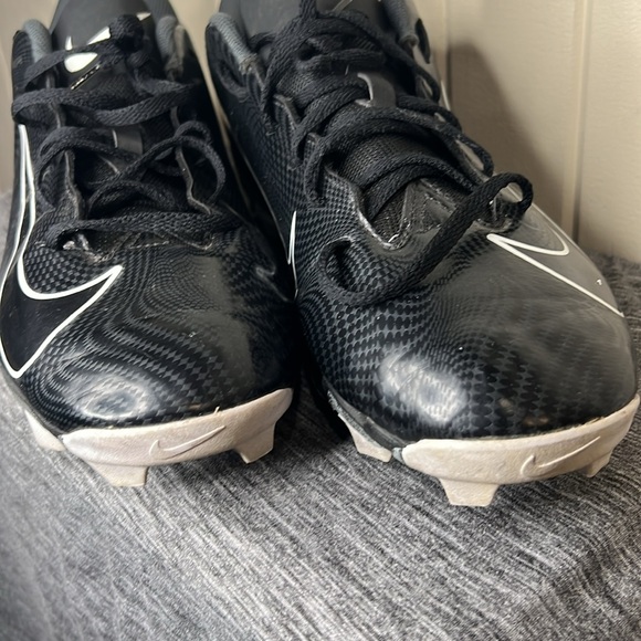 Nike Vapor Football cleats in Black and White - Picture 3 of 10
